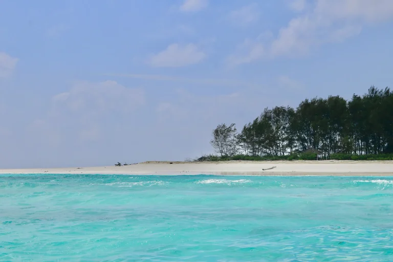 Turquoise water and a white beach on Zanzibar